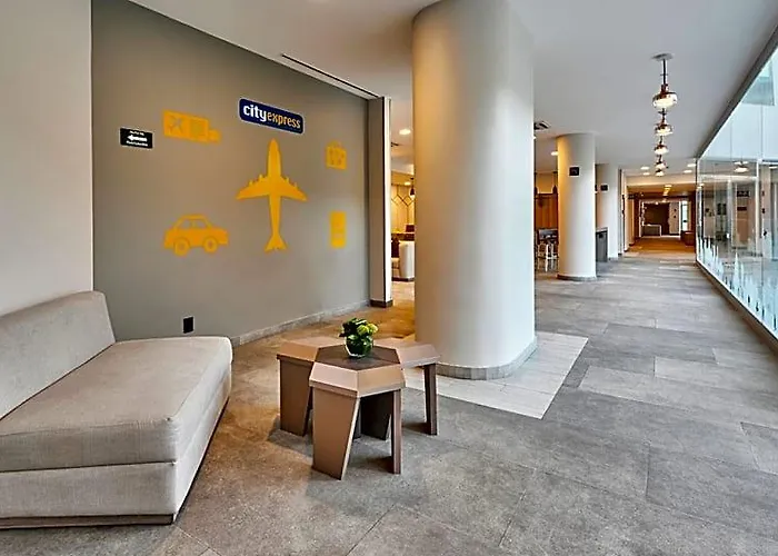 Express Ciudad De Aeropuerto Hotel